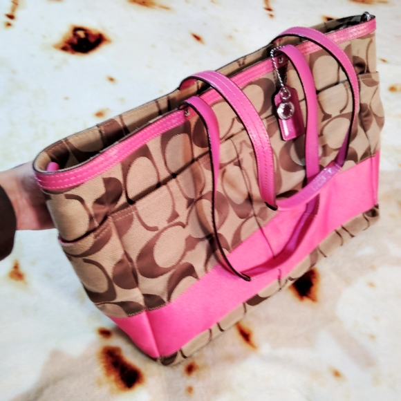 Vtg Y2K Authentic Coach Classic Monogram Barbiecore/Pinkcore Large Tote - Picture 16 of 16